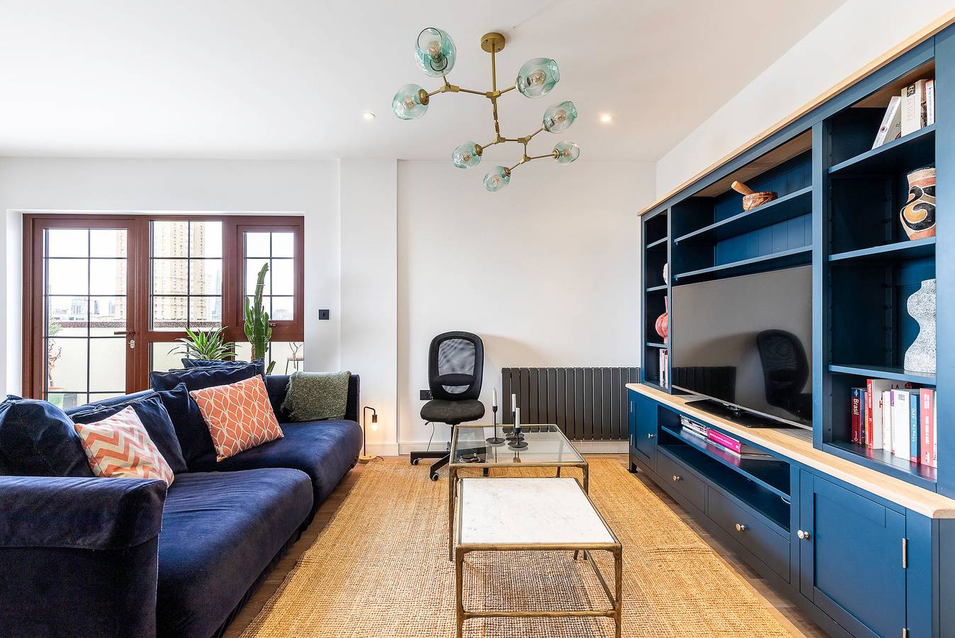Entire apartment, City View Spacious 2 Bedroom Penthouse in Tower Hamlets, London