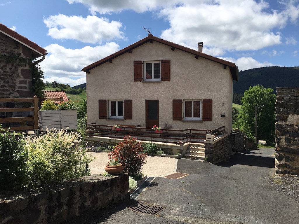 Maison dans un village pittoresque in Alleyras, Haute-Loire