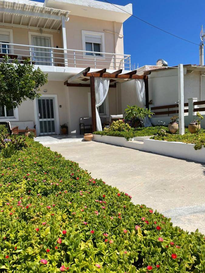 Gîte pour 5 personnes, avec jardin dans Xerokampos