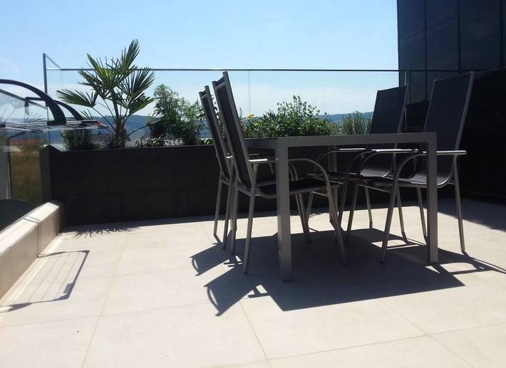 Ferienwohnung für 4 Personen, mit Balkon und Terrasse sowie Ausblick in Öhningen