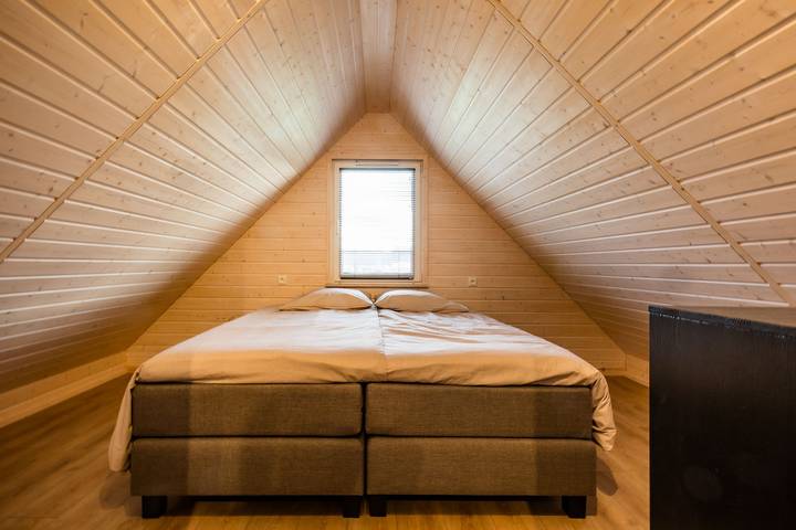 Ferienhaus für 5 Personen, mit Kinderpool und Seeblick sowie Terrasse und Balkon/Terrasse in Drenthe - 2