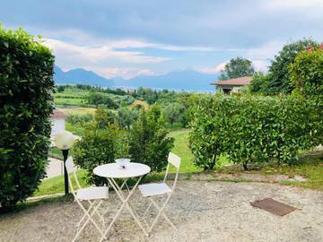 Ferienhaus für 5 Personen, mit Ausblick und Seeblick sowie Garten und Terrasse in Gardasee-Lombardei