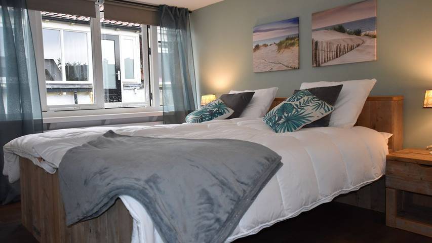 Vacation rental for 4 people, with yard and terrace in North Holland