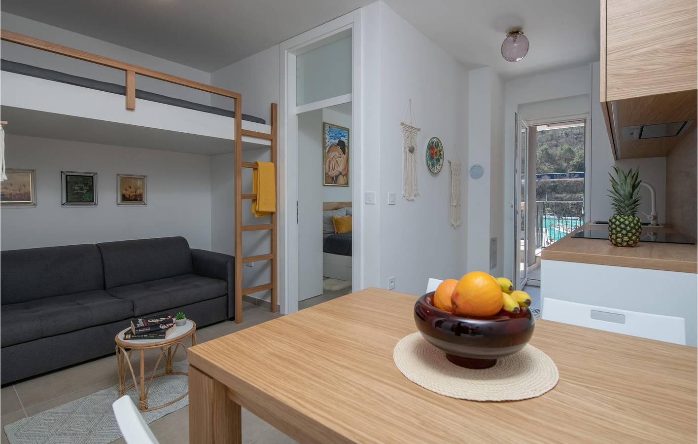 Ganze Ferienwohnung, Gemütliche Unterkunft am Meer mit Terrasse, WLAN und Parkplatz – in der Nähe von Plomin in Plomin, Ostküste Istrien