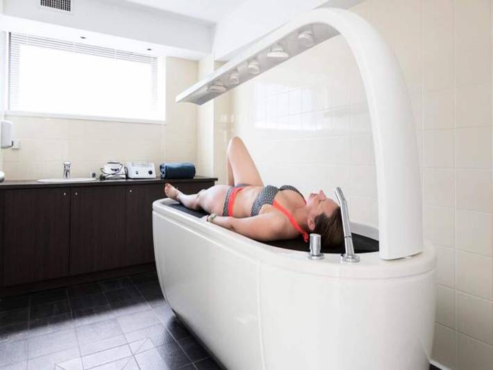 Gîte pour 6 personnes, avec piscine et balcon/terrasse, adapté aux familles dans Plage De La Falaise