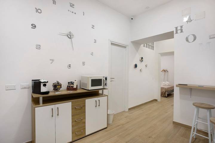 B&B Int' O' Vico - Camera Matrimoniale Deluxe 6 con Wi-Fi e Aria Condizionata in Napoli, Napoli e dintorni