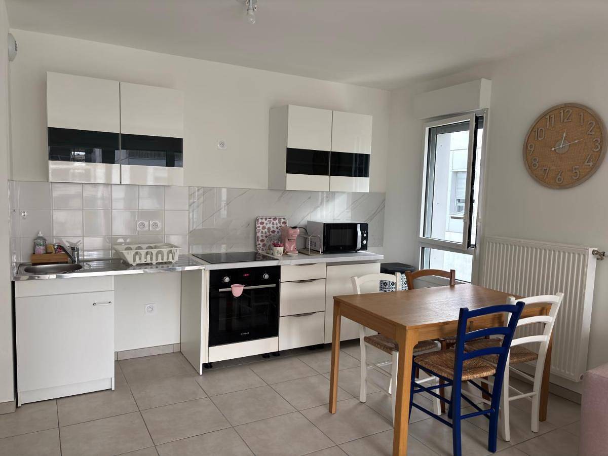 Appartement entier, Côté Parc - Cosy & neuf, parking & au pied du métro - Lyon in Vénissieux, Lyon et ses environs