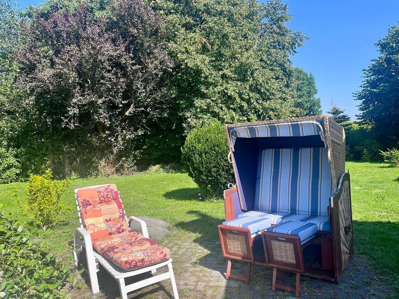 Gemütliche Ferienhaus mit großem Garten für bis zu 4 Personen- Hunde sind herzlich willkommen in Neuwesteel, Landkreis Aurich