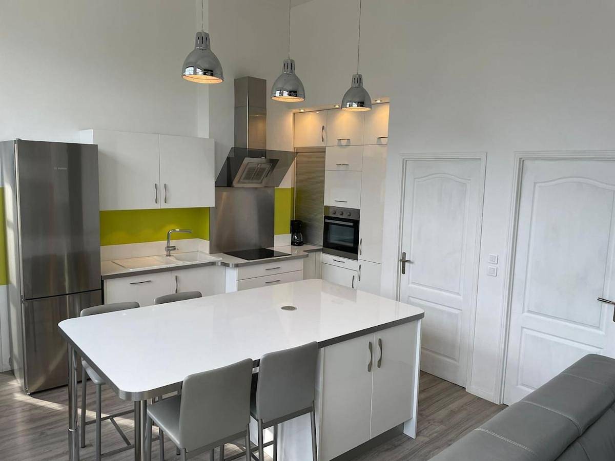 Appartement entier, Two-Bedroom Apartment in Tournai, Hainaut