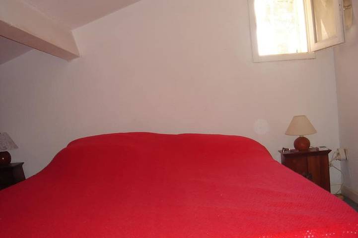 Location de vacances pour 4 personnes, avec terrasse et jardin, animaux acceptés dans La Madrague - 2