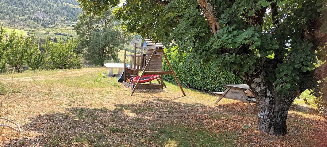 Appartamento intero, Appartamento "Le Chèvrefeuille": vista montagna, Wi-Fi e aria condizionata in Sahune, Nyons e dintorni
