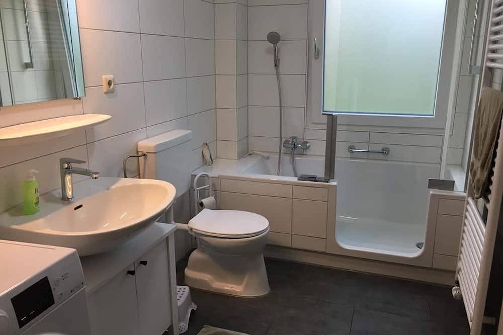 Ganze Wohnung, Bibernest, 80qm, Terrasse, 2 Schlafzimmer, max. 2 Erwachsene + 3 Kinder in Münsingen, Neckar-Alb