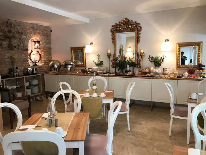 Maison d’hôte pour 2 personnes, avec terrasse et vue ainsi que jardin et piscine, animaux acceptés dans Vama Veche - 3