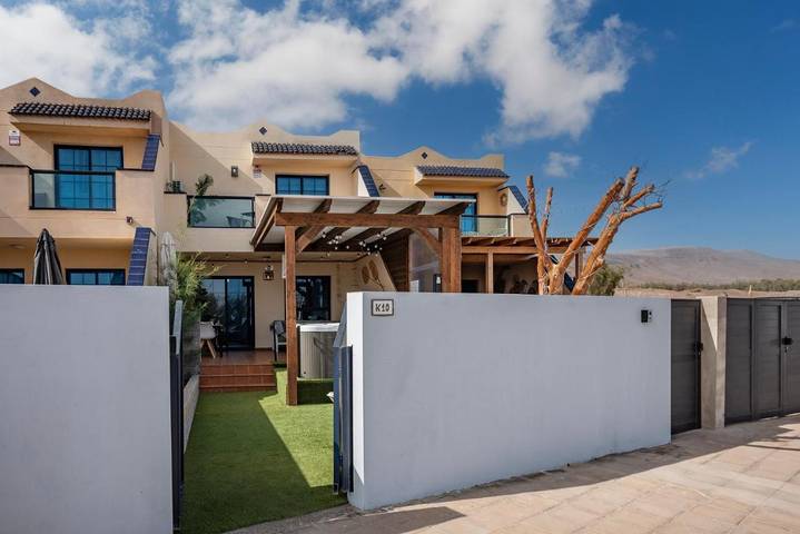 Location de vacances pour 5 personnes, avec vue sur le lac ainsi que vue et terrasse à La Lajita - 3