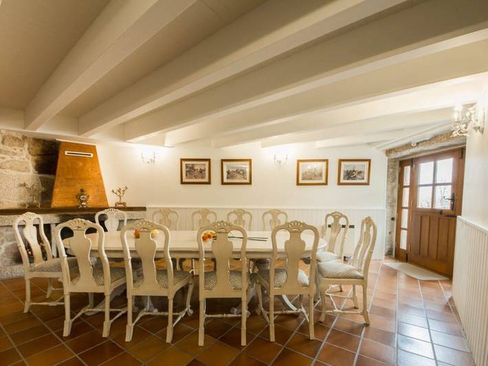 Chalet para 16 personas, con piscina además de balcón/terraza y terraza, Se admiten mascotas en Galicia - 3