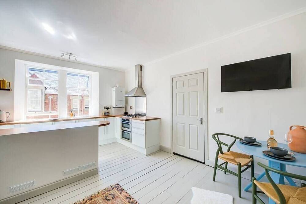 Entire apartment, Stylish 1Bd Seaside Flat North Berwick in North Berwick, Edinburgh and Lothian