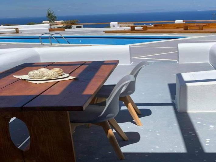 Location de vacances pour 6 personnes, avec piscine et jardin ainsi que terrasse et vue sur l’océan dans Firostefani - 2