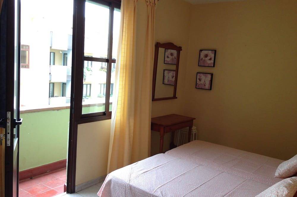 Entire apartment, Apartment El Puente, modern, central, bright located in the commercial area in Santa Cruz de La Palma, La Palma South