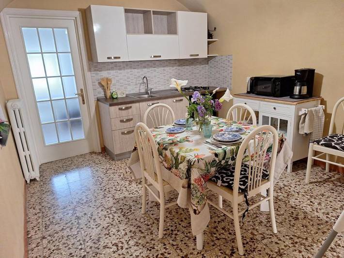 Gîte pour 5 personnes, avec balcon et vue à Cisano sul Neva - 2