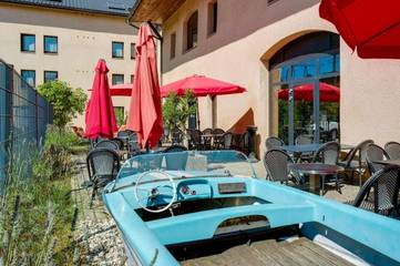 Hôtel pour 2 personnes, avec terrasse ainsi que jacuzzi et sauna, animaux acceptés à Cran-Gevrier