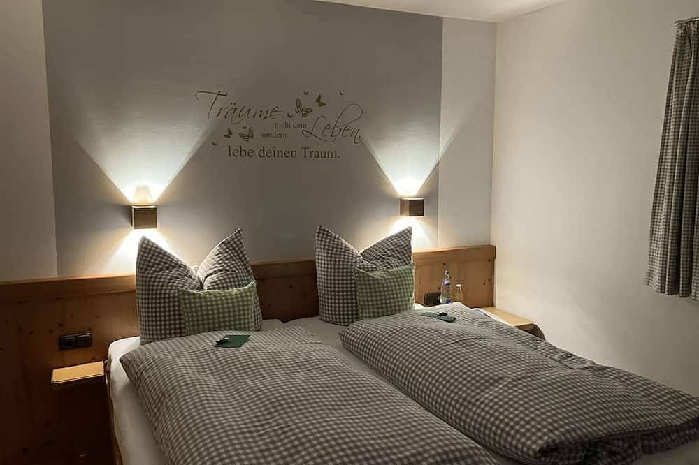 Ganze Wohnung, Ferienwohnung Alpspitz, 2 Sz, Bad/Du/Wc - Kögel, Ferienhaus in Nesselwang, Bayerisch Schwaben