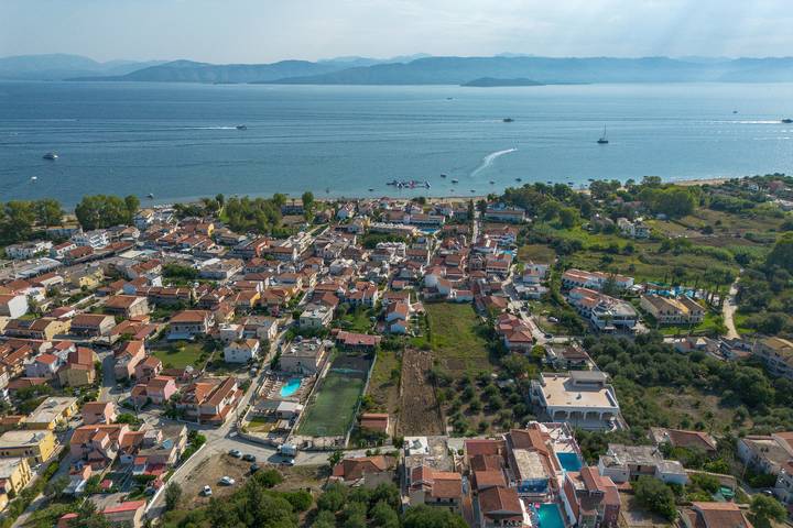 Gîte pour 4 personnes, avec jardin et balcon dans Kavos - 2