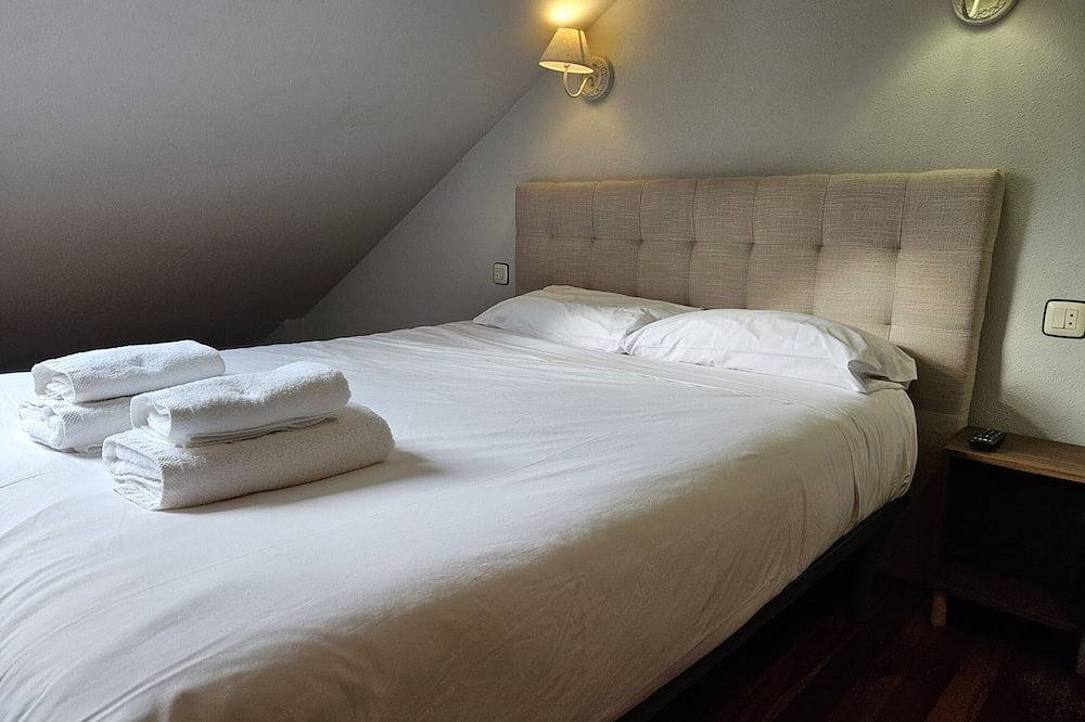 Ganze Wohnung, 15A04 Duplex con garaje Llanes centro in Llanes, Costa Verde (Spanien)