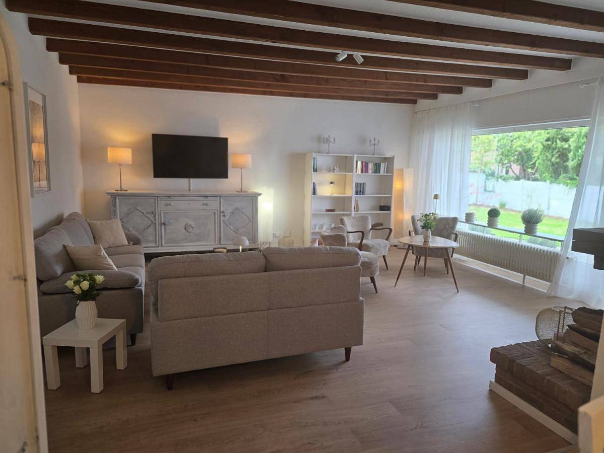 Ferien-Monteurswohnung 6,5 Schlafzimmer mit Garten und eigenen Parkplätzen im Hof in Warendorf, Kreis Warendorf