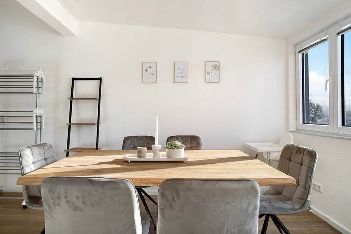 Ganze Wohnung, Ferienwohnung 'Seeblick Und Doch Zentral' mit Seeblick und Wlan in Friedrichshafen, Region Bodensee-Oberschwaben