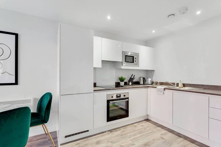 Appartement entier, Sleek 2Br Birmingham Pad with Balcony Views in Birmingham, Région de Birmingham
