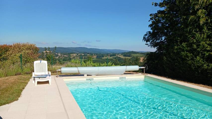 Location de vacances pour 4 personnes, avec Terrasse et Jardin ainsi que Piscine et Vue à Bourganeuf - 4