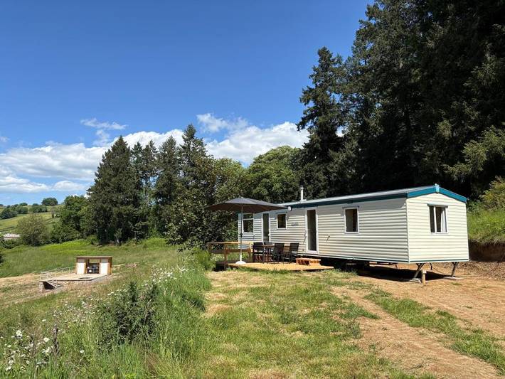 Location de vacances pour 7 personnes, avec Balcon et Terrasse ainsi que Jardin et Piscine dans Cuzy - 2