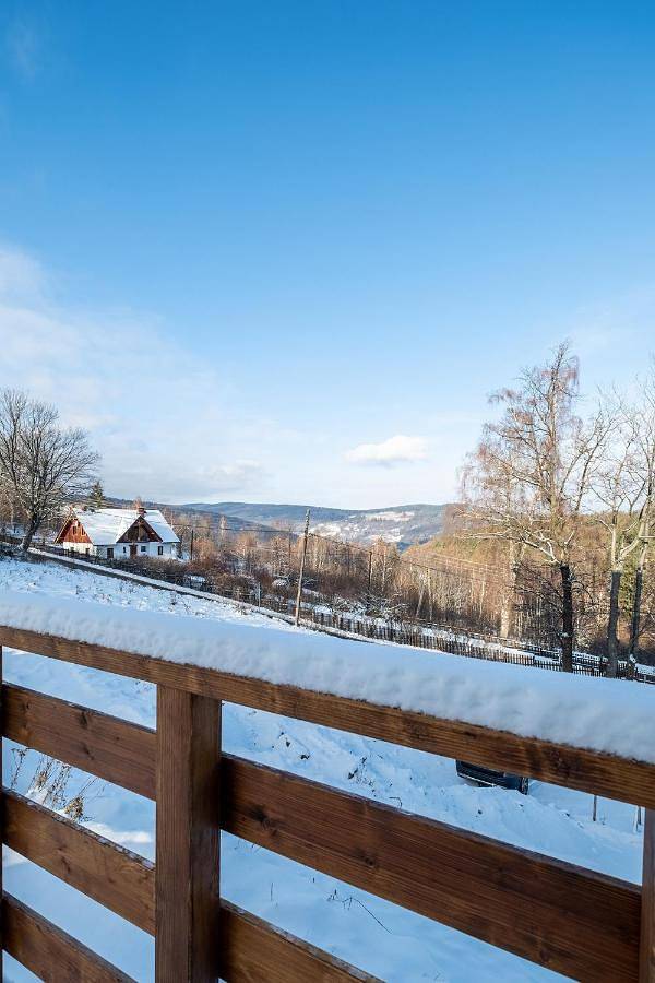 Apartament wakacyjny dla 2 osób, z ogród i widok oraz sauna w Piechowice