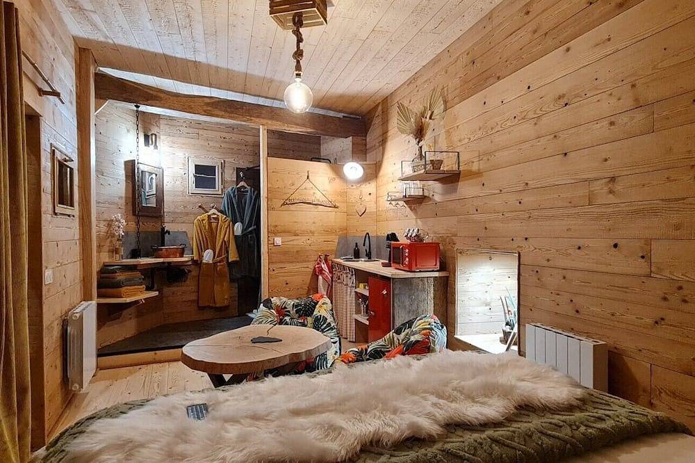 Chambre d’hôtes « La Cabane et Spa Chez Jules » avec espace privé et Wi-Fi in Vellerot-lès-Vercel, Jura Francais