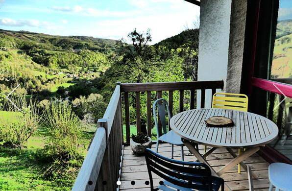 Gîte pour 4 personnes, avec jardin et jacuzzi à Saint-Cirgues-de-Jordanne - 2