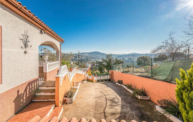 Location de vacances pour 6 personnes, avec jardin ainsi que piscine et terrasse, animaux acceptés à Maçanet de la Selva - 3