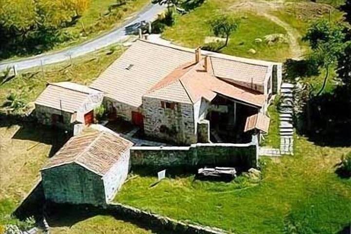 Casa rural para 4 personas, con jardín en Montederramo