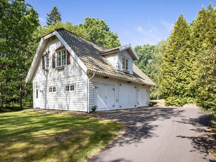 Ferienhaus für 6 Personen, mit Balkon und Terrasse sowie Garten und Seeblick in Hylte