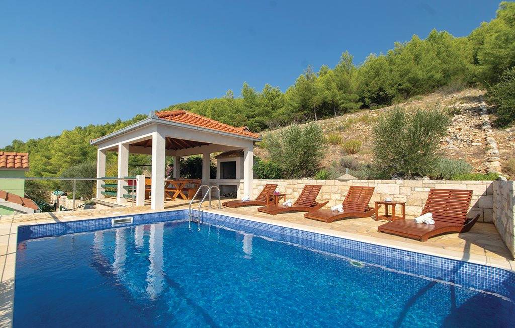 Ganze Wohnung, Apartman Mario with pool by Villas Guide in Blato, Korcula