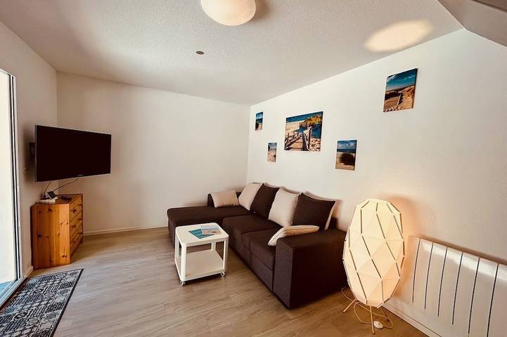 Gîte pour 6 personnes, avec terrasse et piscine