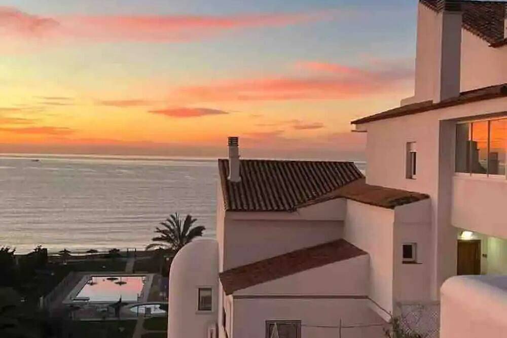 Apartamento entero, Paradise Penthouse on Meditereanian: right on beach and near old town in La Gaspara, Estepona