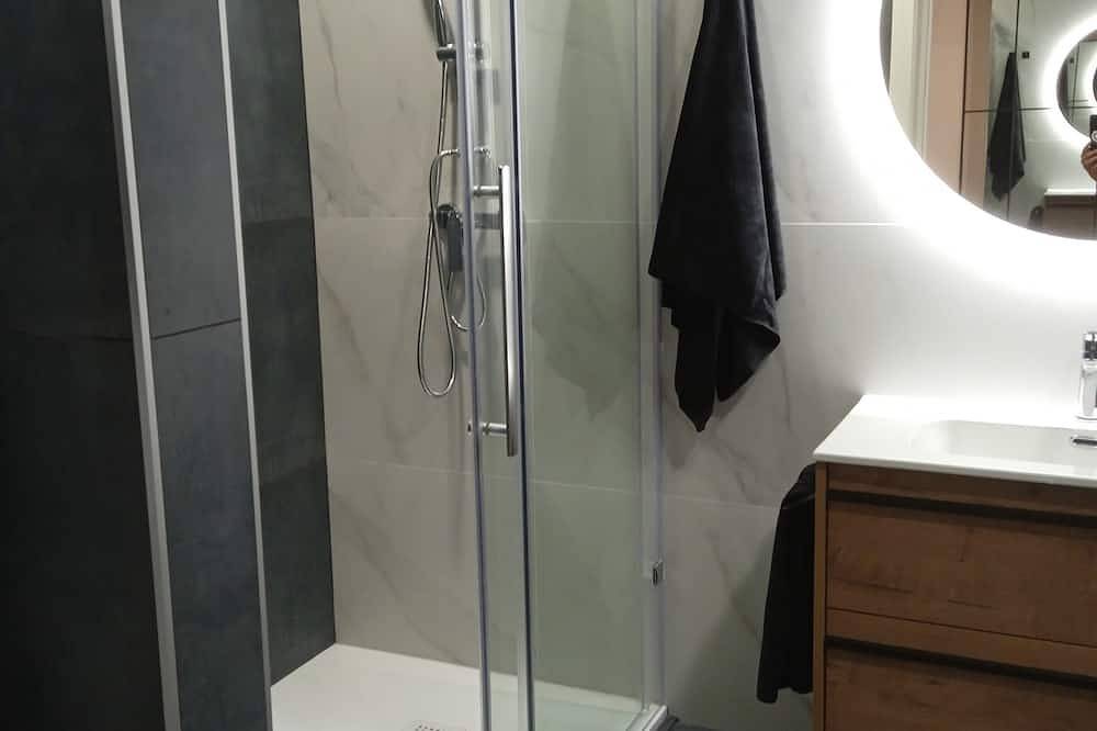 Designer-finished apartment close to Balluta bay in St. Julian's in Paceville, San Giljan