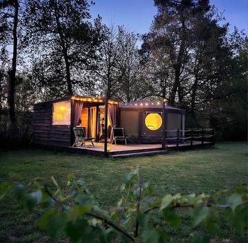 Cottage pour 4 personnes, avec vue ainsi que piscine et jardin, animaux acceptés à Madranges