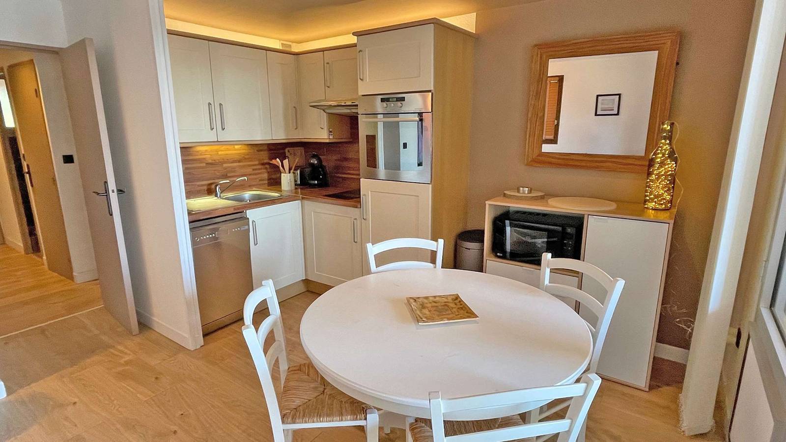 Appartement de vacances entier, Appartement T3 - 6 personnes - Climatisation -  Piscine résidence - Proche plage - Wifi - Sainte Maxime - Classé 3* in La Nartelle, Sainte-Maxime