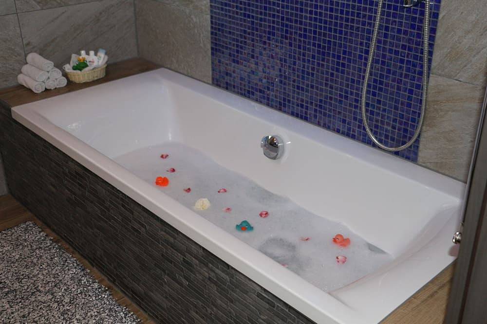 Maisonette Deluxe by fewo-amperland.de in Olching, Oberbayern