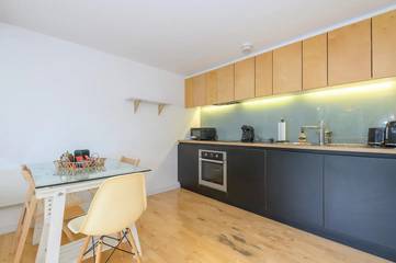 Holiday Apartment for 4 People in Leeds, West Yorkshire, Photo 3