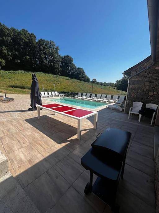 Location de vacances pour 11 personnes, avec vue sur le lac et jardin ainsi que vue et piscine à Sainte-Féréole - 3
