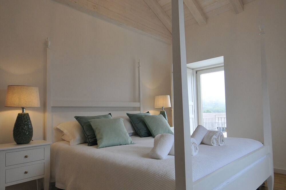 Villa 270 Deluxe Holiday Villa w/ Stunning Seaview in Afife, Distrito de Viana do Castelo