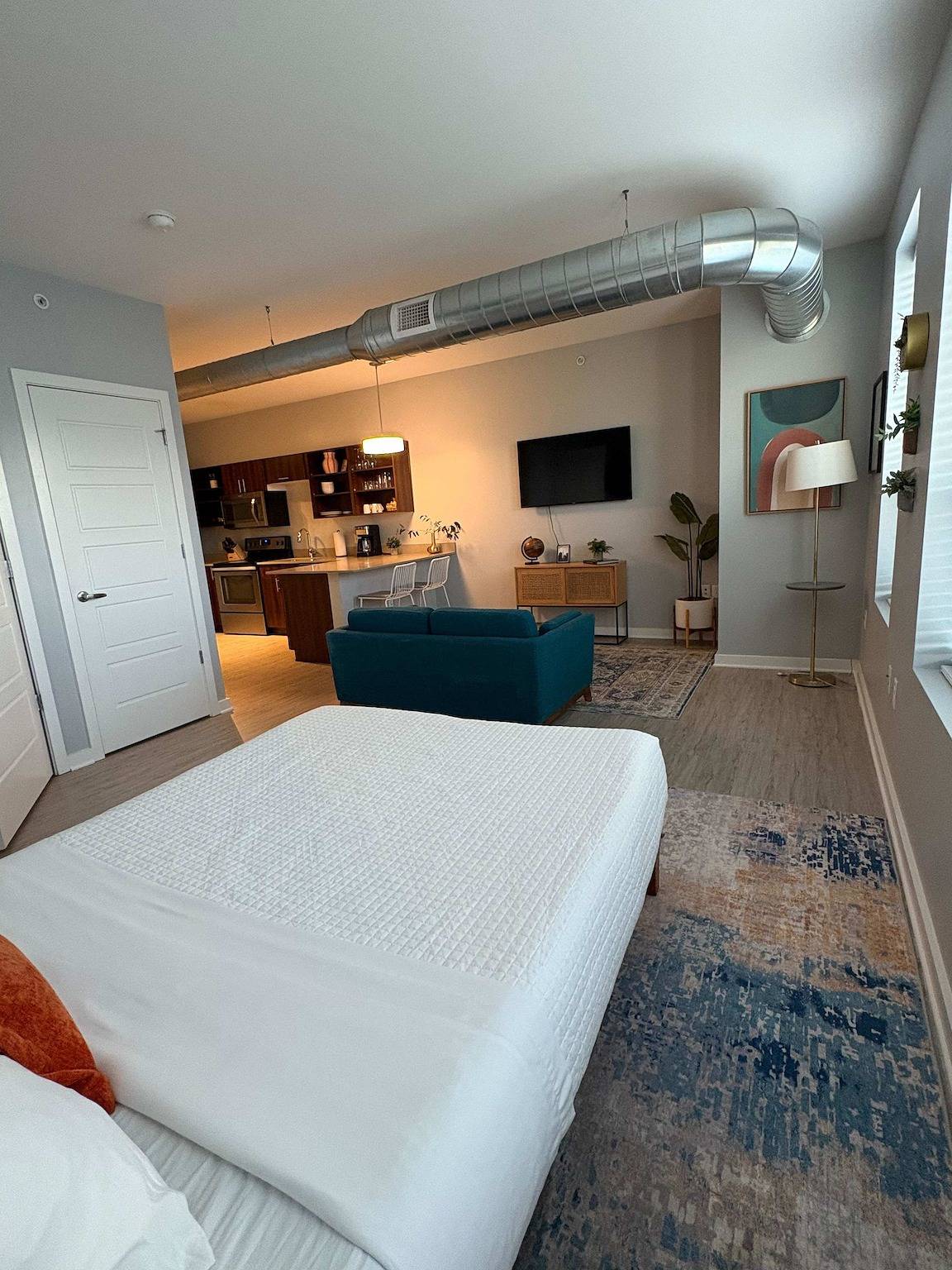 Estudio entero, Cozysuites Deluxe Sdo Lawrenceville in Pittsburgh, Condado de Allegheny