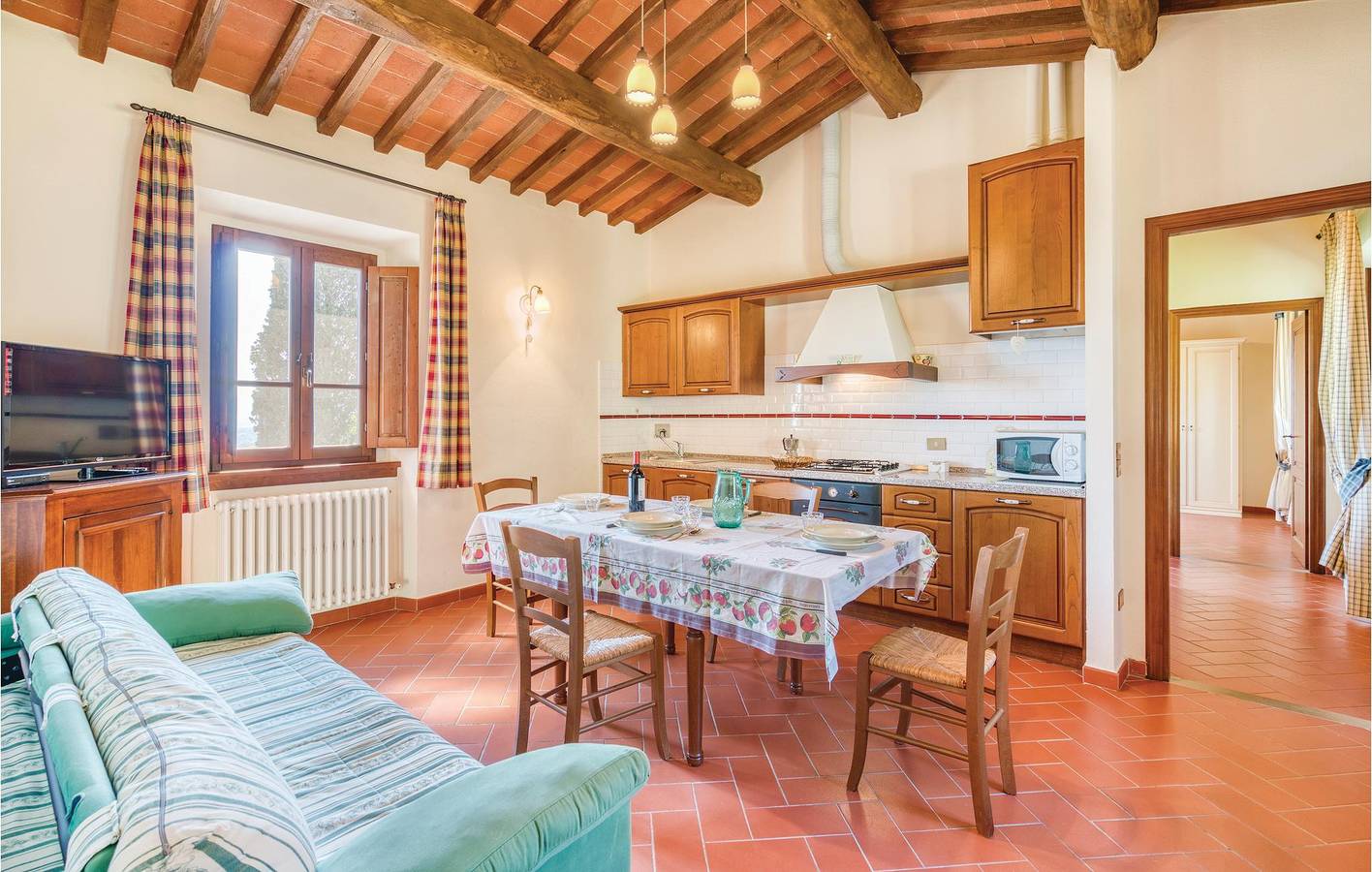 Appartamento intero, Appartamento 2BR per famiglie con WiFi, piscina e parcheggio a 2 km da San Giustino Valdarno in Loro Ciuffenna, Valdarno